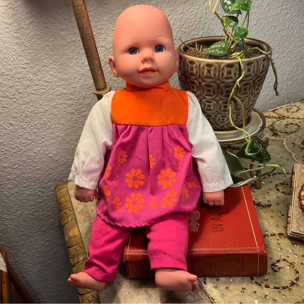 Kingstate The Dollcrafter Baby Doll With Pink & Orange Clothing 17”H